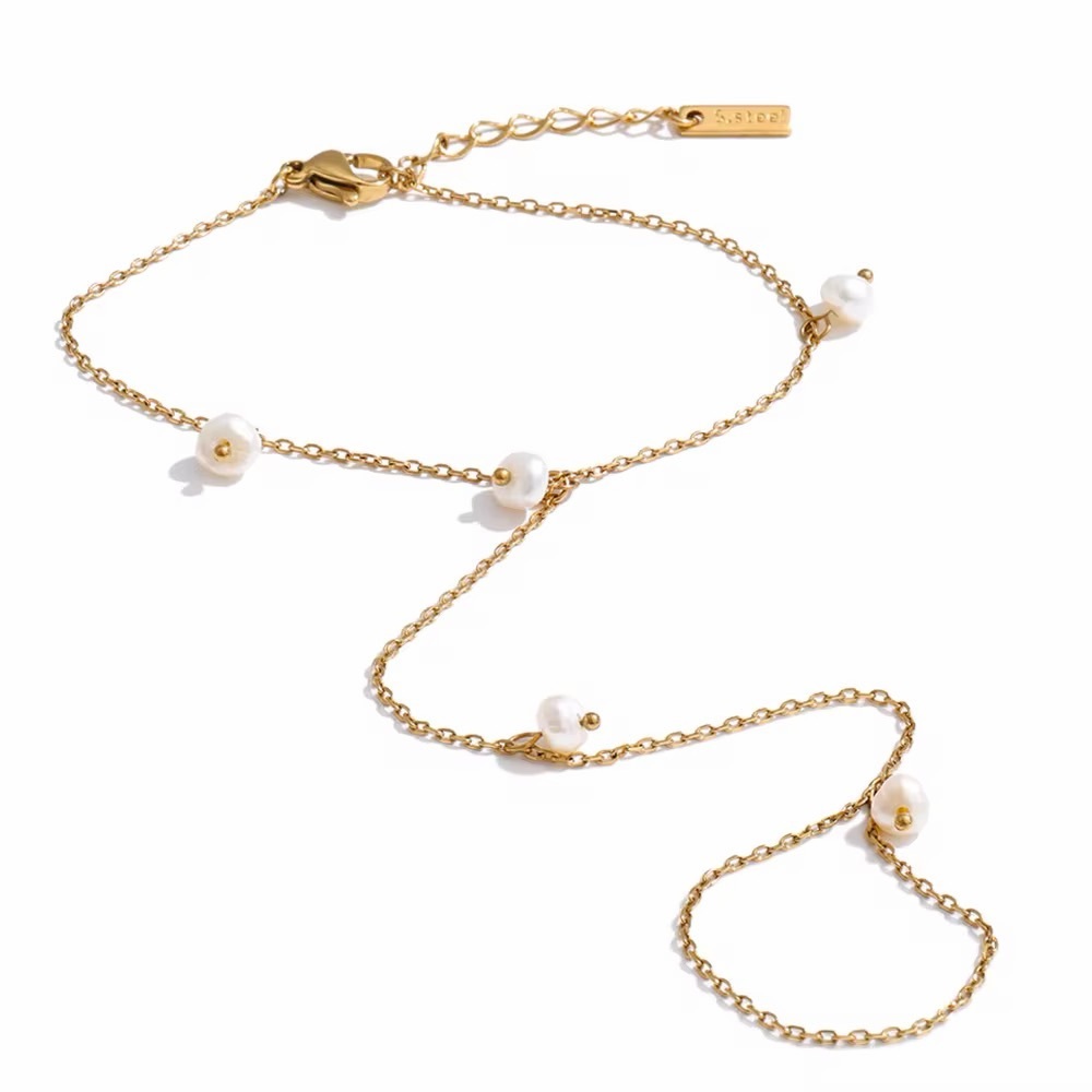 Pearl Elegance Hand Chain